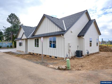 1281 Brown Street Woodburn OR 97071