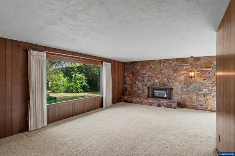 11874 Hazelgreen Road NE Silverton OR 97381