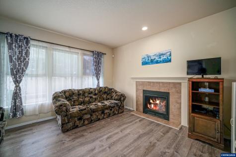 1725 Neota Street NE Salem OR 97301