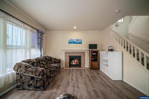 1725 Neota Street NE Salem OR 97301