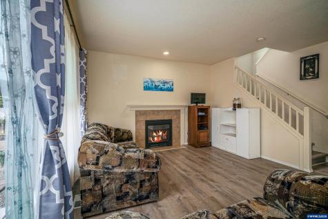 1725 Neota Street NE Salem OR 97301