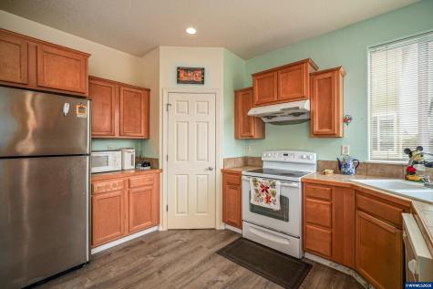 1725 Neota Street NE Salem OR 97301