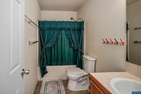 1725 Neota Street NE Salem OR 97301
