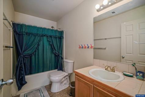1725 Neota Street NE Salem OR 97301