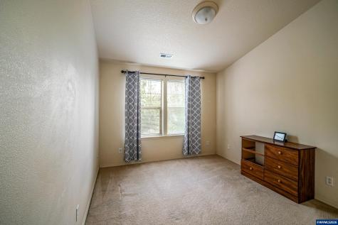 1725 Neota Street NE Salem OR 97301