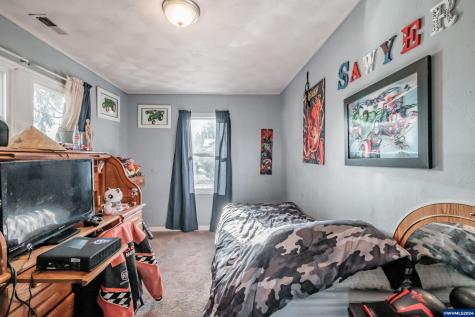 1248 1st Avenue Sweet Home OR 97386