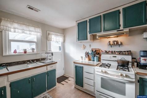 1248 1st Avenue Sweet Home OR 97386