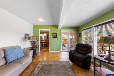 693 SW Hayter Street Dallas OR 97338