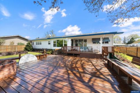 693 SW Hayter Street Dallas OR 97338