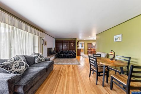 693 SW Hayter Street Dallas OR 97338