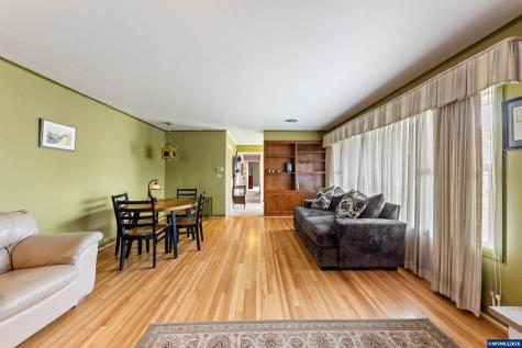 693 SW Hayter Street Dallas OR 97338