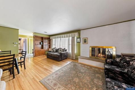 693 SW Hayter Street Dallas OR 97338