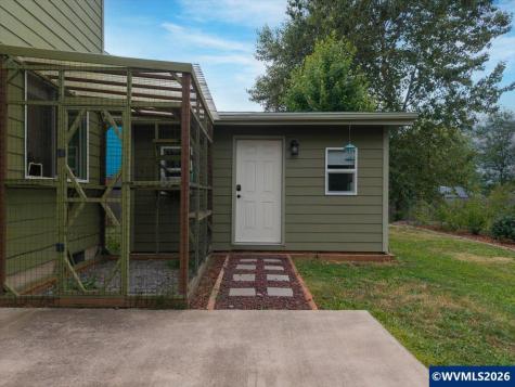 1978 Lyon Street SW Albany OR 97322
