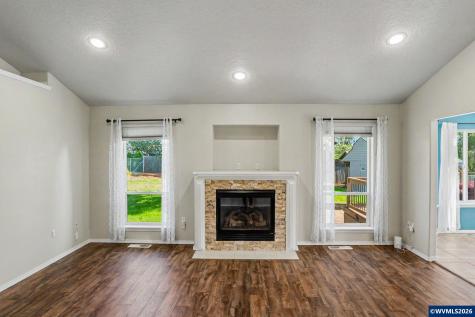812 SW 8th Street Sublimity OR 97385