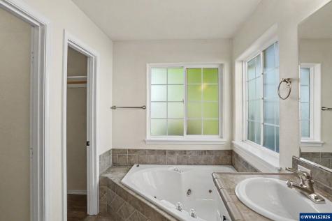 812 SW 8th Street Sublimity OR 97385