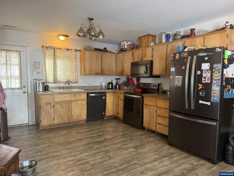 1255 W Washington Street Stayton OR 97383