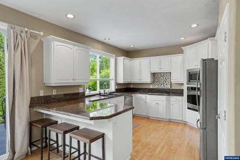 5911 SW Banyon Circle Corvallis OR 97333