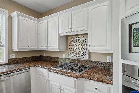 5911 SW Banyon Circle Corvallis OR 97333