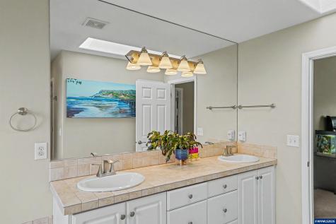 5911 SW Banyon Circle Corvallis OR 97333