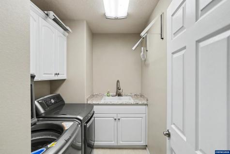 5911 SW Banyon Circle Corvallis OR 97333