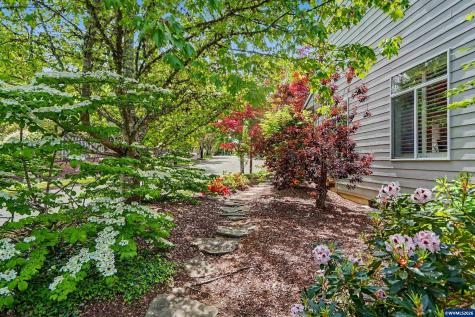 5911 SW Banyon Circle Corvallis OR 97333