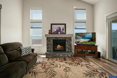 677 NW Crater Lake Drive Dallas OR 97338