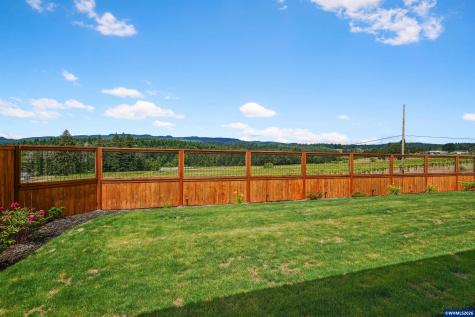 677 NW Crater Lake Drive Dallas OR 97338