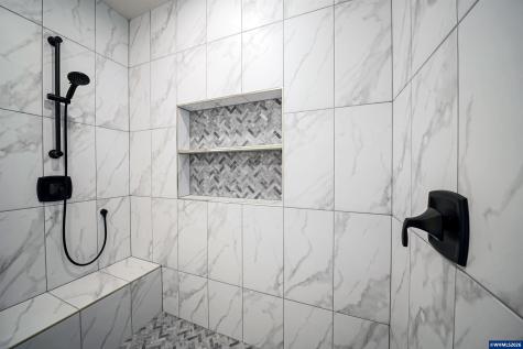 677 NW Crater Lake Drive Dallas OR 97338