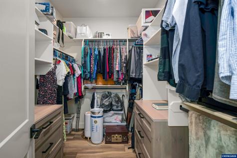 677 NW Crater Lake Drive Dallas OR 97338