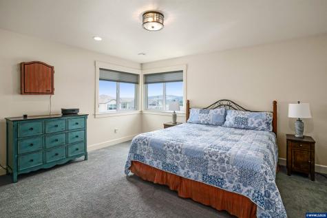677 NW Crater Lake Drive Dallas OR 97338