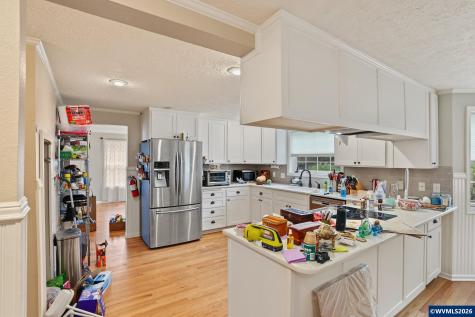 920 Sunmist Court SE Salem OR 97306