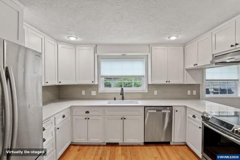 920 Sunmist Court SE Salem OR 97306