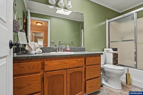 920 Sunmist Court SE Salem OR 97306