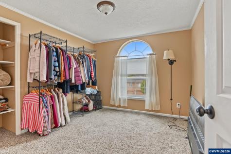 920 Sunmist Court SE Salem OR 97306