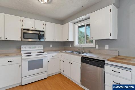 1535 W Oak Street Lebanon OR 97355