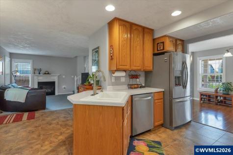1229 Bent Grass Court NE Keizer OR 97303