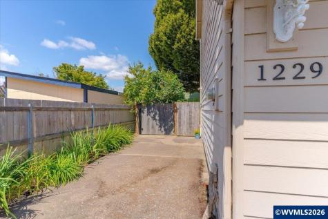 1229 Bent Grass Court NE Keizer OR 97303