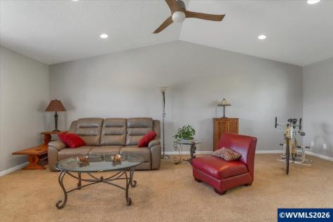 1229 Bent Grass Court NE Keizer OR 97303