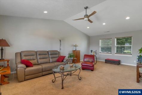 1229 Bent Grass Court NE Keizer OR 97303