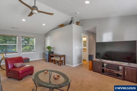 1229 Bent Grass Court NE Keizer OR 97303