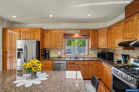 1795 Sunburst Terrace NW Salem OR 97304