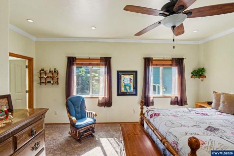 1795 Sunburst Terrace NW Salem OR 97304