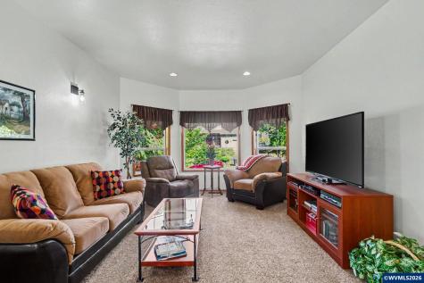 1795 Sunburst Terrace NW Salem OR 97304