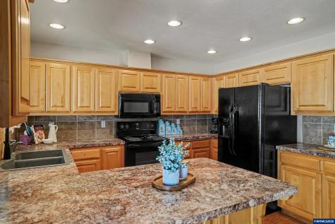 4699 Fuhrer Street NE Salem OR 97305