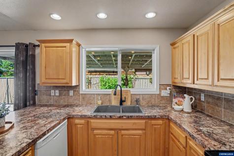 4699 Fuhrer Street NE Salem OR 97305
