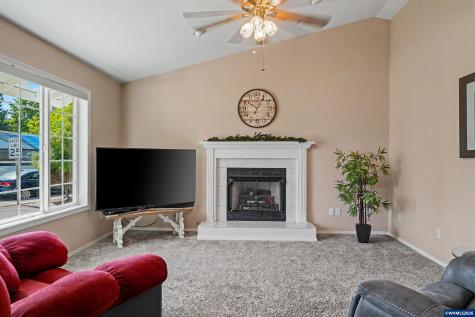 4699 Fuhrer Street NE Salem OR 97305