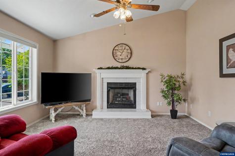 4699 Fuhrer Street NE Salem OR 97305