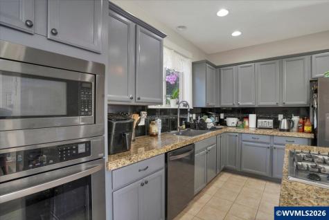 1340 West Meadows Drive NW Salem OR 97304