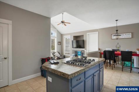 1340 West Meadows Drive NW Salem OR 97304