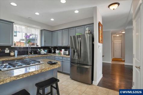 1340 West Meadows Drive NW Salem OR 97304